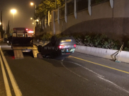 بالصور: اصابة سيدة وطفلتها بانقلاب مركبة في مفرق فولفسون بيافا 